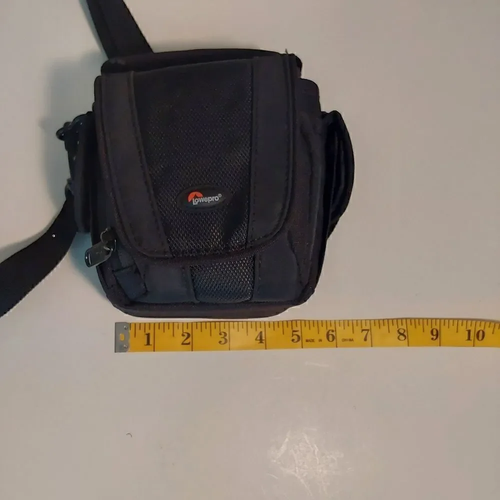 Lowepro Edit 100 Camera Bag Black w/Shoulder Strap